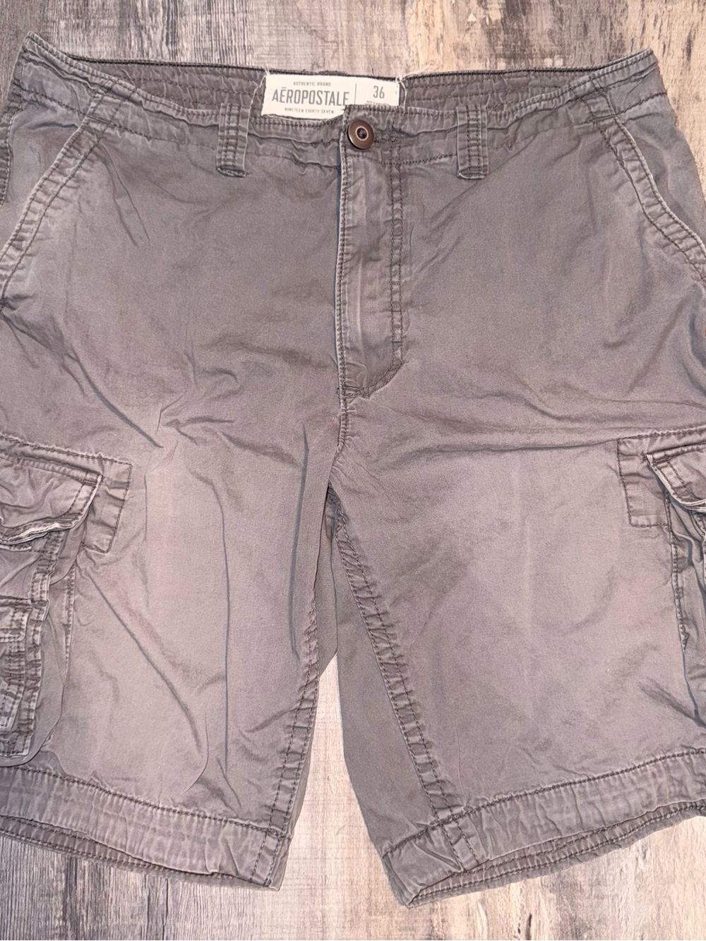Aeropostale Men's Gray Cargo Shorts